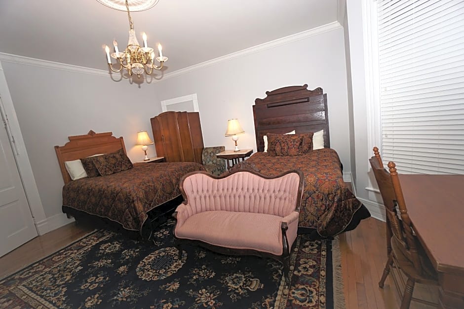 1895 Washington Hotel