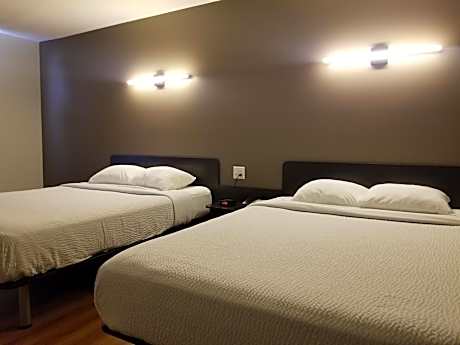 Deluxe Queen Room with Two Queen Beds - Non-Smoking