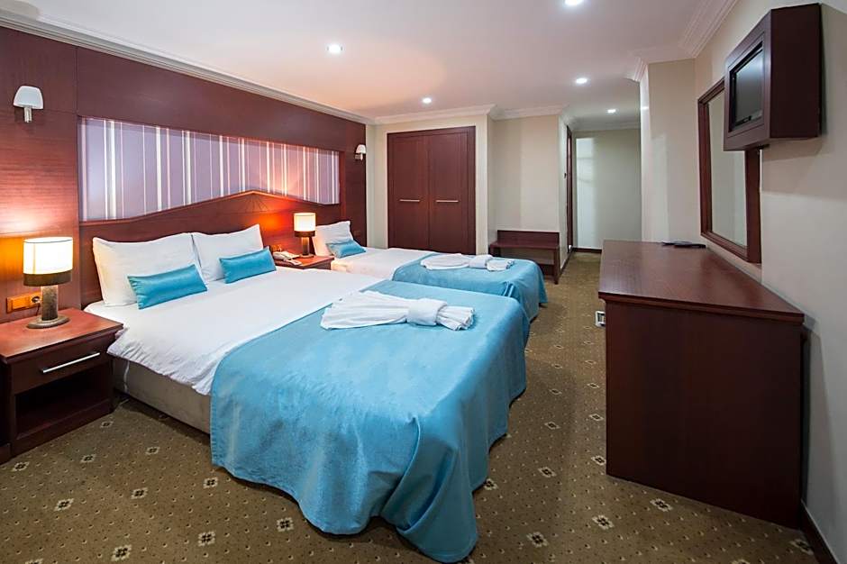 GRAND ZENTRUM HOTEL CAFE RESTAURANT - Taksim Square – Istanbul, TR