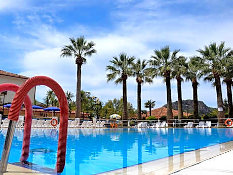 Villaggio Turistico La Mantinera - Hotel