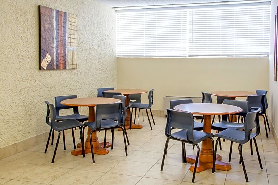 Econo Lodge Broken Arrow-Tulsa