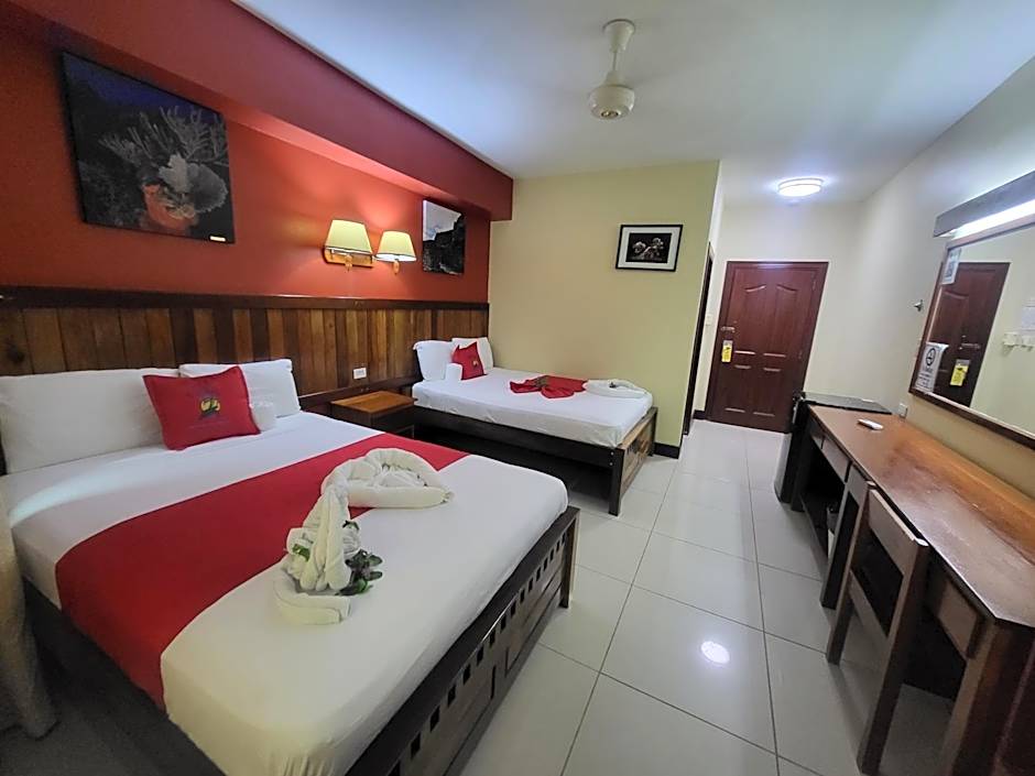 Caye Caulker Plaza Hotel