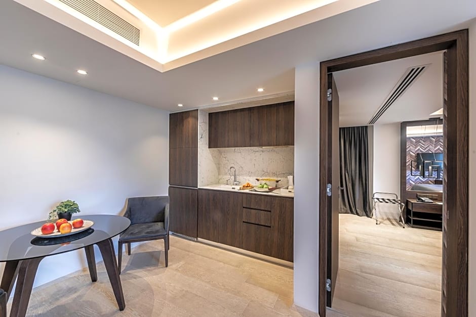 Almond Business Hotel