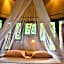 Tingala Lodge - Bed in the Bush