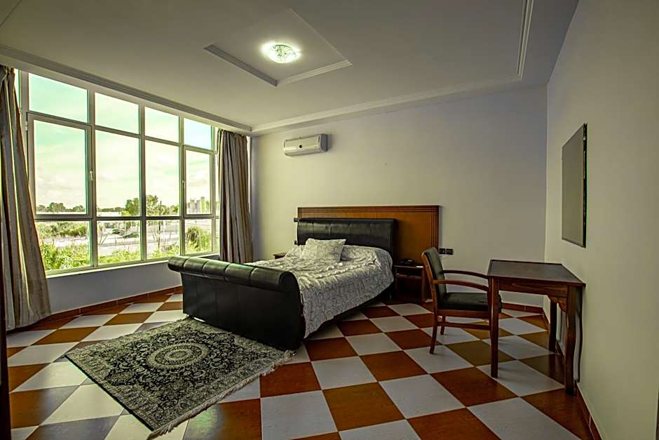 Photo 1 of 4 of Single Room