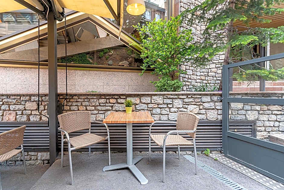 Aparthotel El Serch