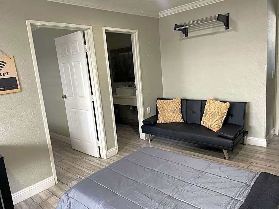 Cabana Inn & Suites