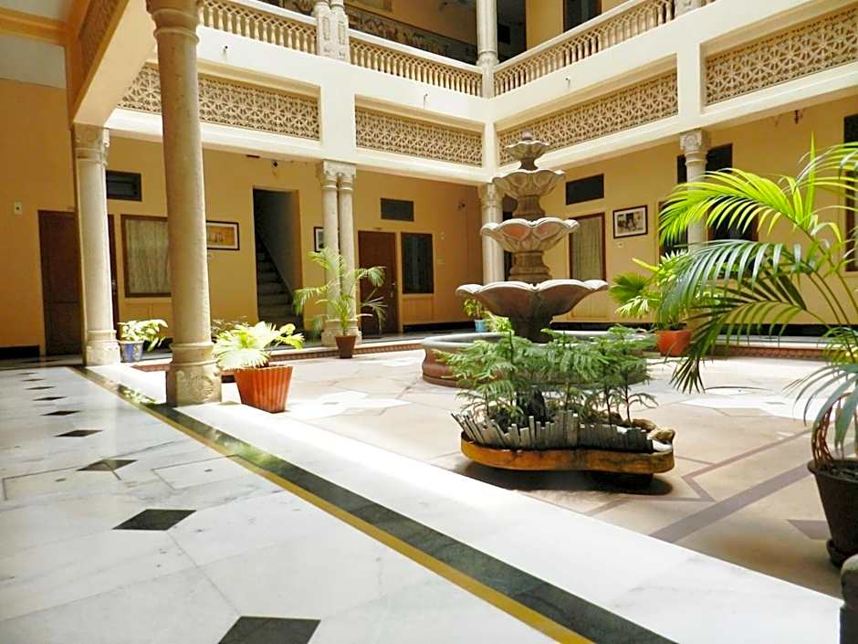 Hotel Arya Niwas