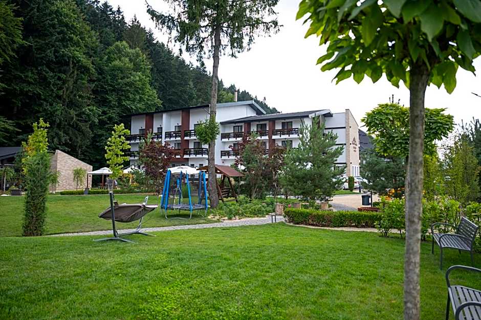 Piatra Pinului Ski & Spa
