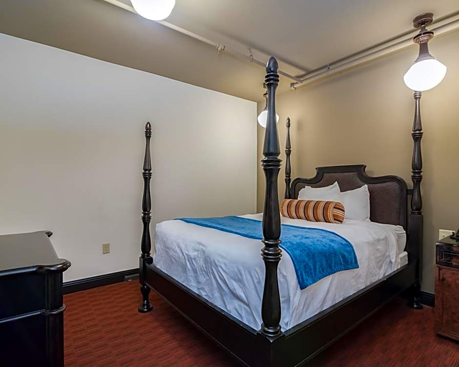 Brewhouse Inn And Suites