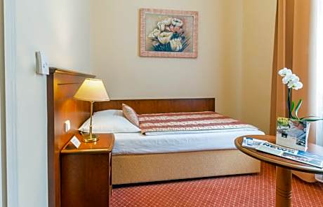 Single Room with Garden View and Wellness and Fitness Access