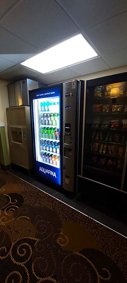 Days Inn by Wyndham Cadillac