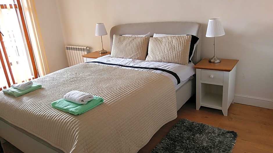Photo 1 of 6 of Deluxe 3 Bedroom Apartment