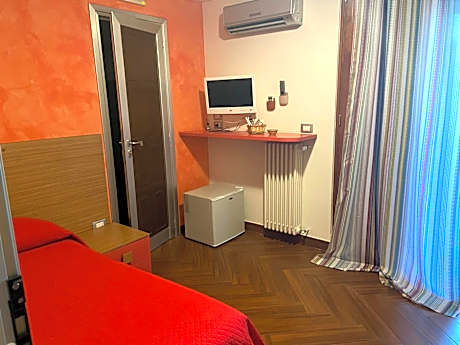 Single Room with Terrace