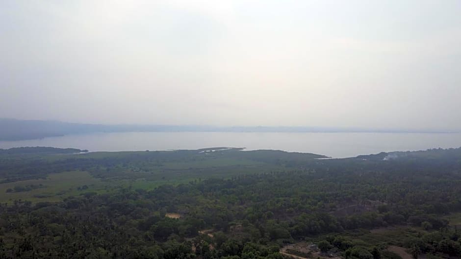 Hotel Ashly Loma Larga