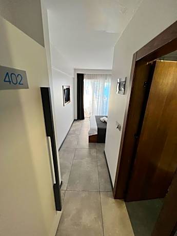 Deluxe Double Room with Balcony and Sea View