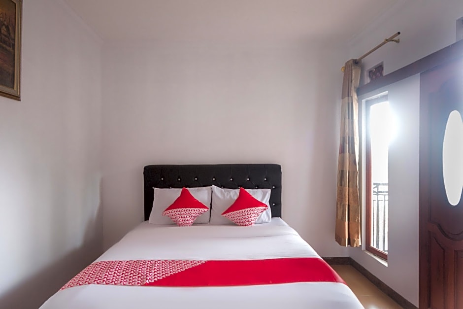 OYO 2938 Penginapan Bumi Ahsan 102 Syariah