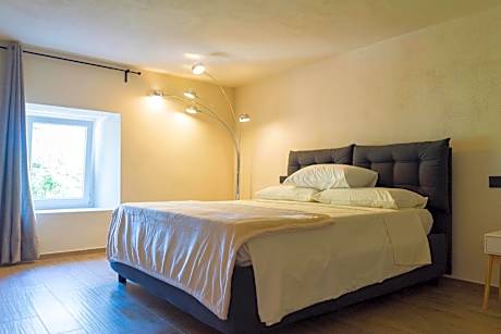 Queen Room with Spa Bath