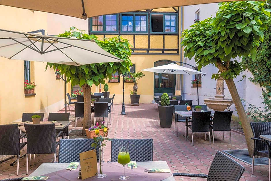 "Zur Altstadt - Am Fuße der Osterburg" Gaststätte, Pension, FEWO