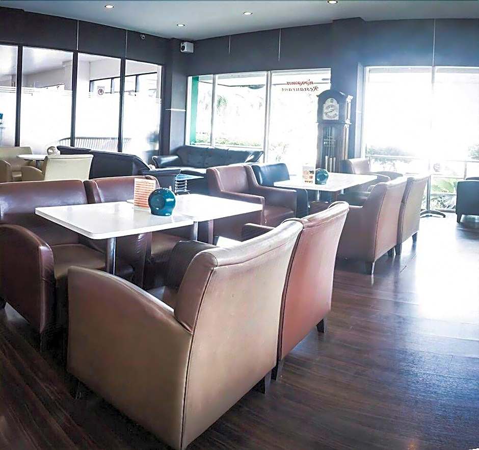 Maneerote Hotel Surin