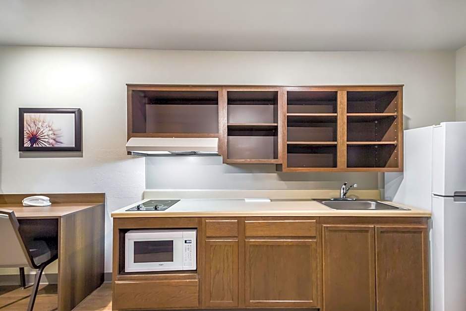 WoodSpring Suites Chicago Addison