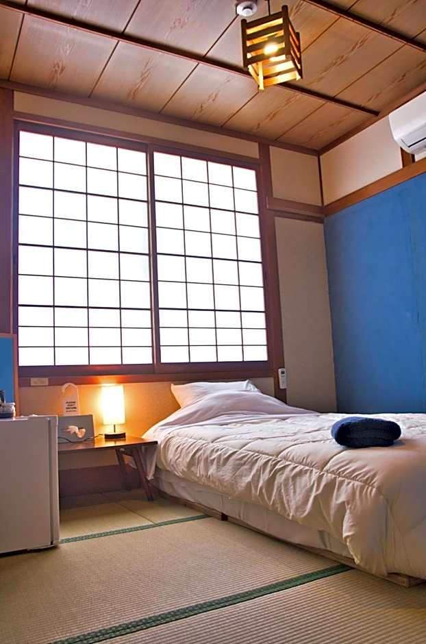 DJANGO Hostel & Lounge