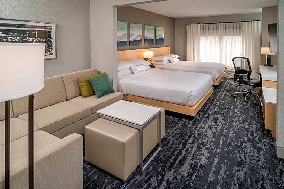 DELTA HOTELS BY MARRIOTT HUNTINGTON DOWNTOWN