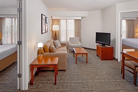2 Bedroom Suite, Bedroom 1: 1 Queen, Bedroom 2: 1 King, Sofa Bed, Fireplace