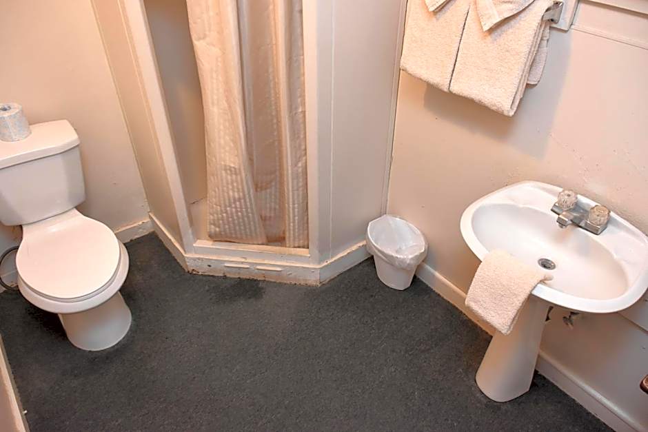 Panamint Springs Motel & Tents