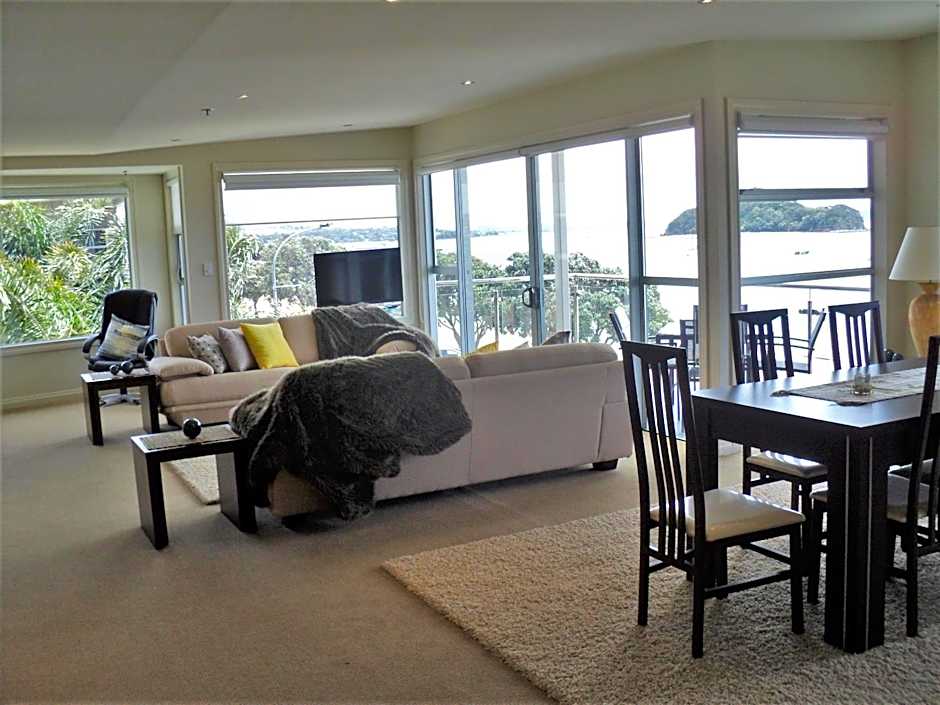 Edgewater Palms Apartments