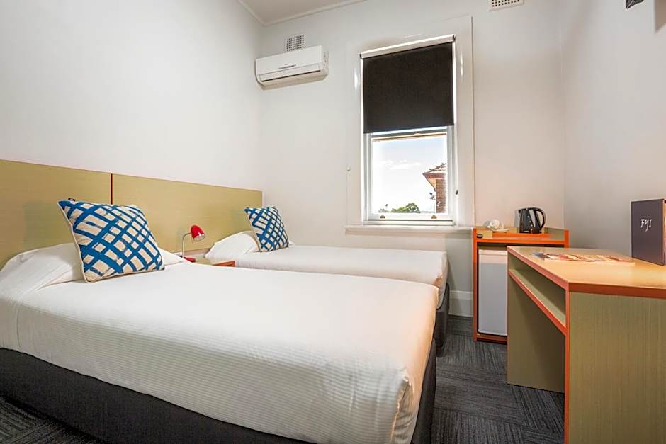 Melton Hotel Auburn