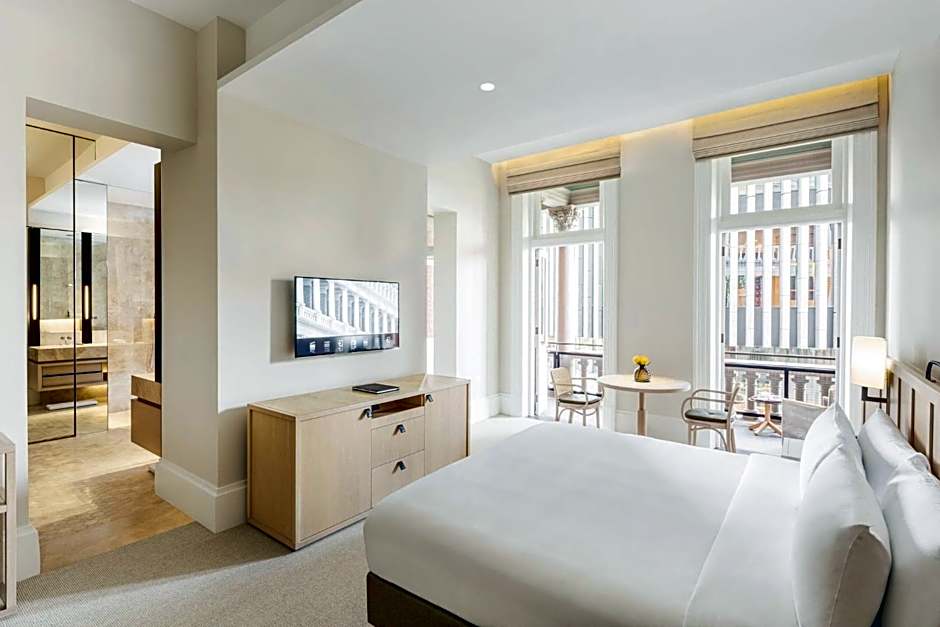 Photo 1 of 4 of Heritage 1 King Bed, Balcony