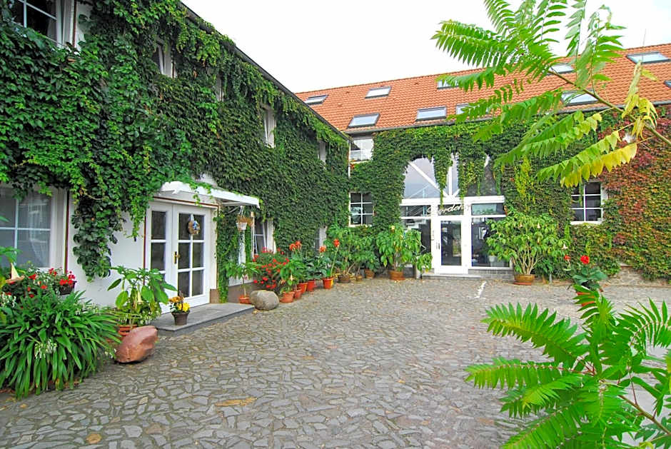 Hotel Bördehof, direkt an der A2 & A14, Restaurant, Tagung, individuell