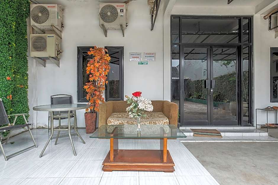 OYO Life 2391 Baladewa Residence Syariah