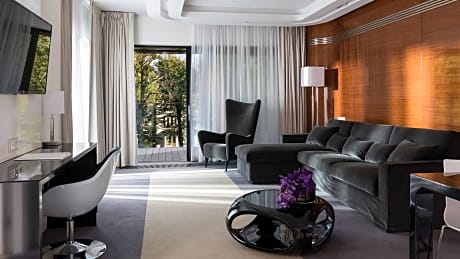 Apartment with 2 bedrooms and terrace with inner courtyard view