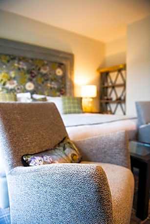 Feature Double Room with Glass Juliet Balcony