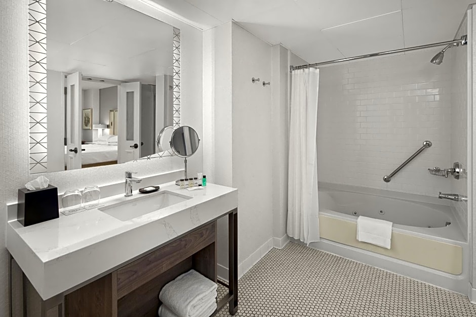 Sheraton Duluth Hotel