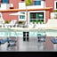 Topazio Vibe Beach Hotel & Apartments