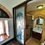 Cesme Kanuni Kervansaray Historical Hotel