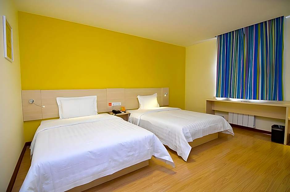 7 Days Inn Luoyang Lijingmen Scenic Spot Shizi Street