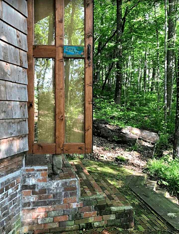 Lost River Hostel