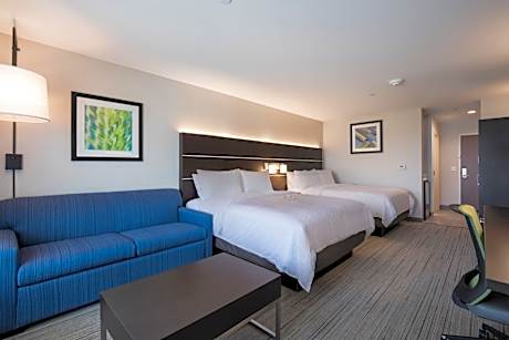 Suite with Two Queen Beds - Communications Access