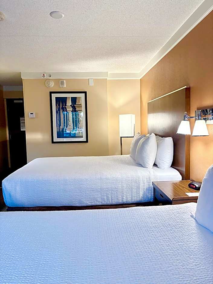 Waterloo Suites Hotel, Trademark Collection by Wyndham