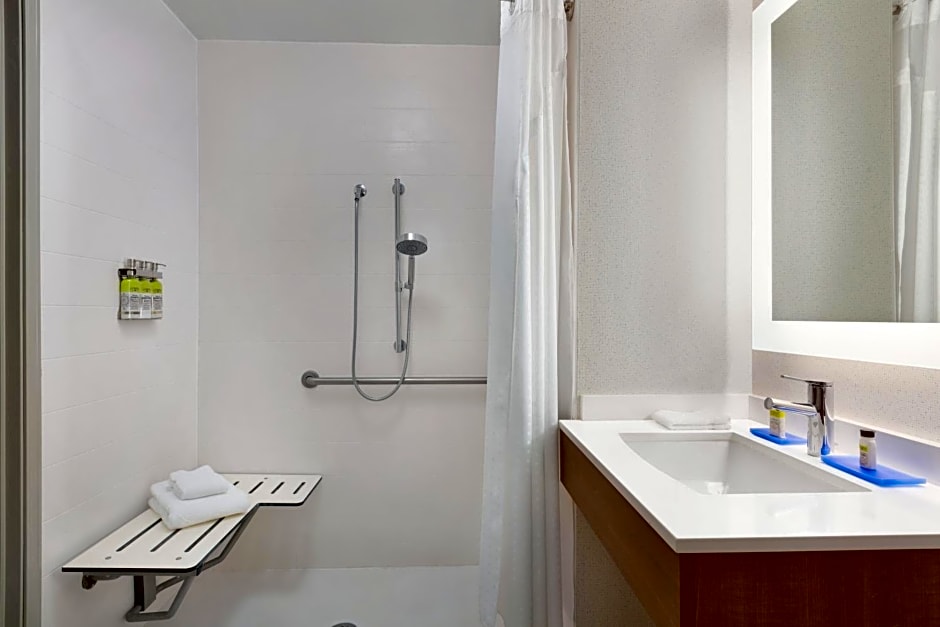 Holiday Inn Express Hotel & Suites Merced By IHG