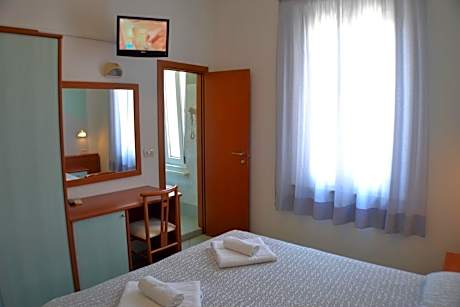 Triple Room with Bathroom