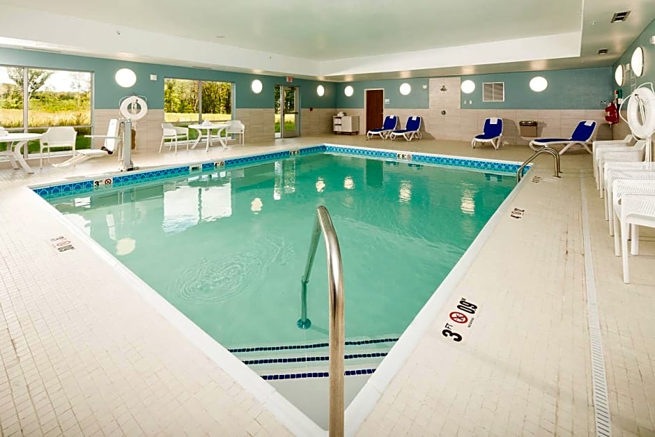 Holiday Inn Express & Suites - Kalamazoo West, an IHG Hotel