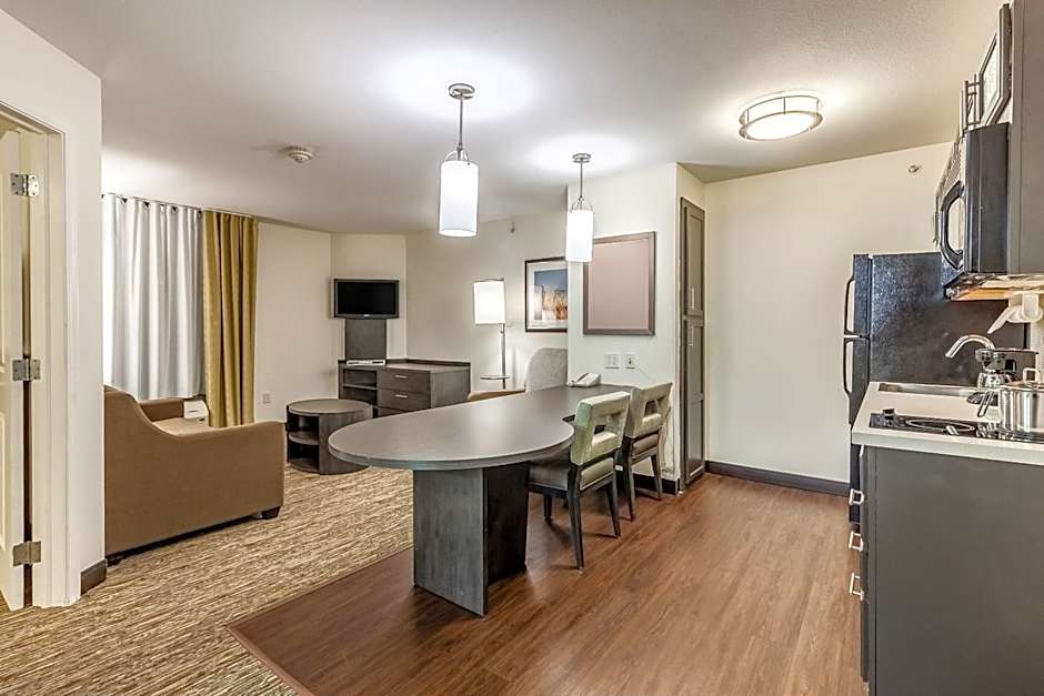 Candlewood Suites Lincoln By IHG