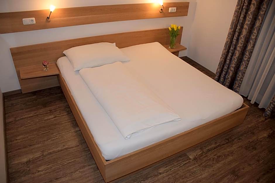 Appartement-Hotel GH Zum Goldenen Schiff