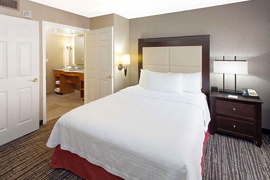 Homewood Suites By Hilton Indianapolis-At The Crossing