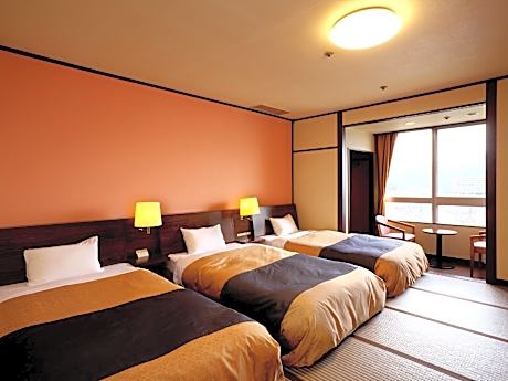 Triple Room with Mountain View - Smoking